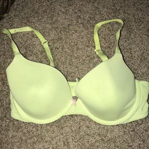 Victoria Secret 36C lightly lined